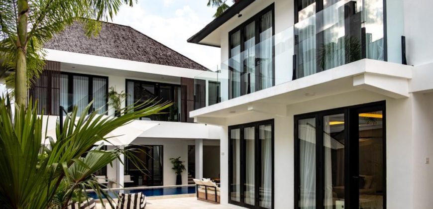 Villa Modern Tropical Berawa Canggu