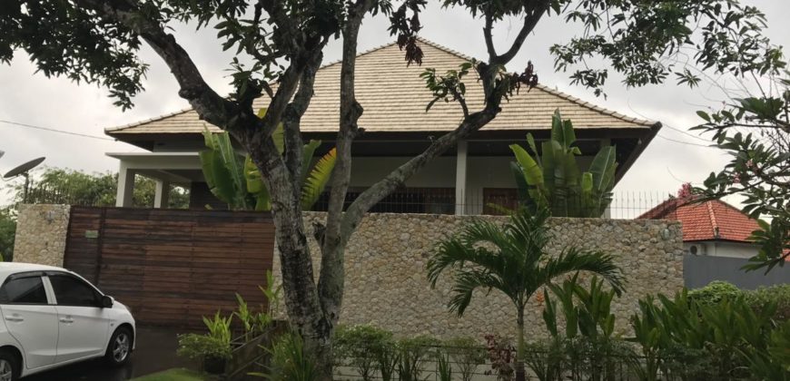 Rumah Modern Minimalis Biaung Denpasar