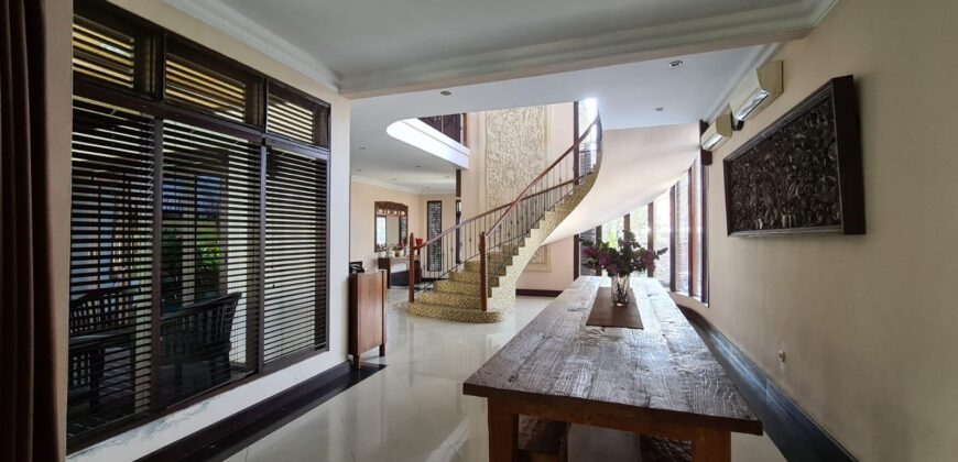 Luxury House at Stikom Renon Denpasar